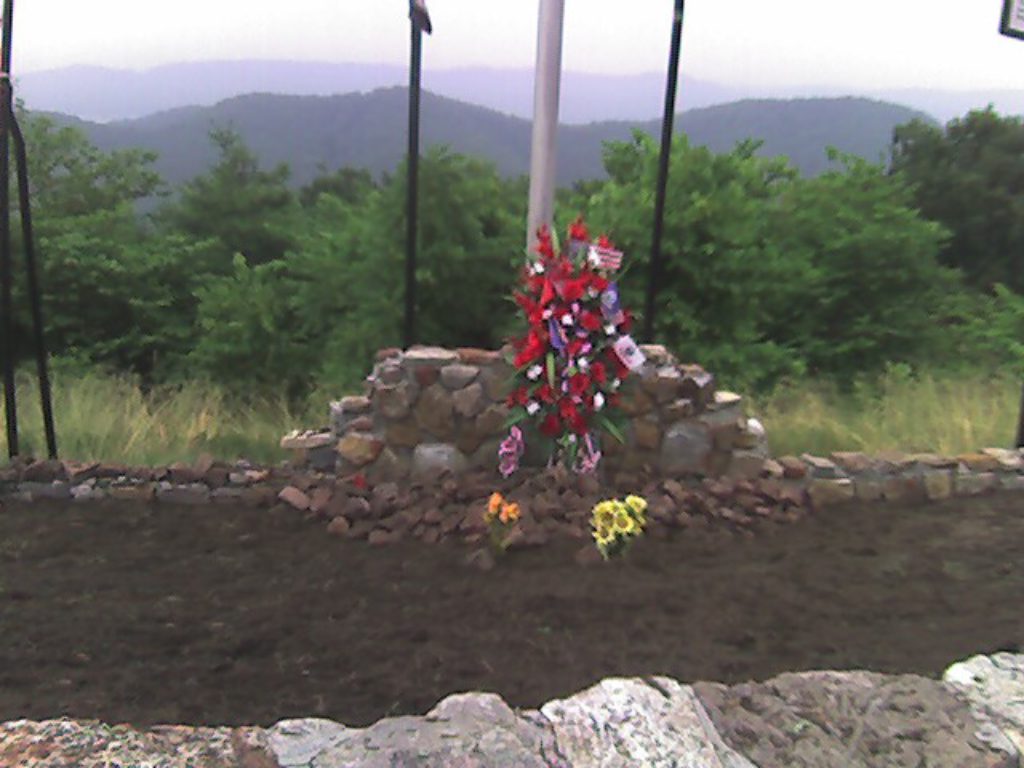 Veterans overlook on Clinch Mtn. 7/03/05