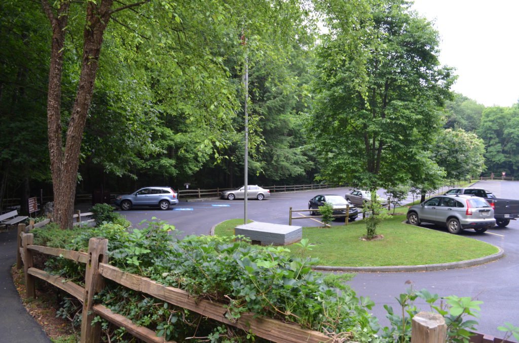 Parking at Anna Ruby Falls